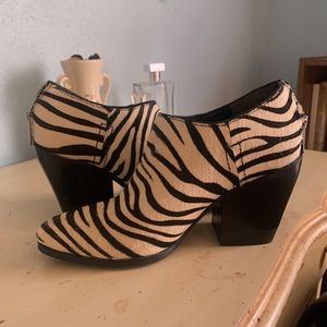Zebra Booties | Size 6